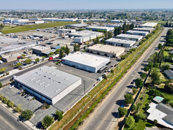 More Photos Of 8392 Carbide Ct, Sacramento Warehouse For Sale