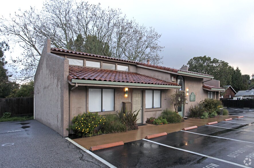 Primary Photo Of 621 Water St, Santa Cruz Medical For Sale