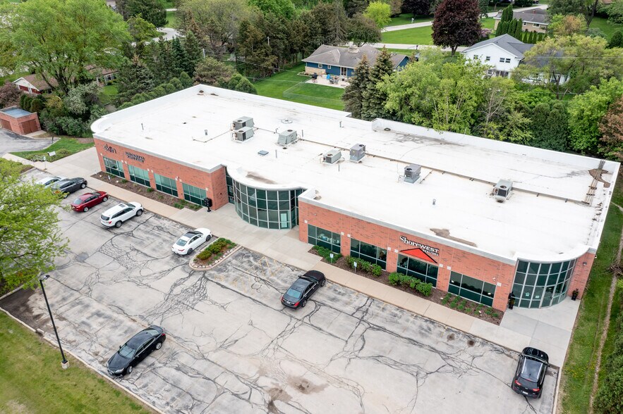 More Photos Of 21675 E Moreland Blvd, Waukesha Medical For Lease