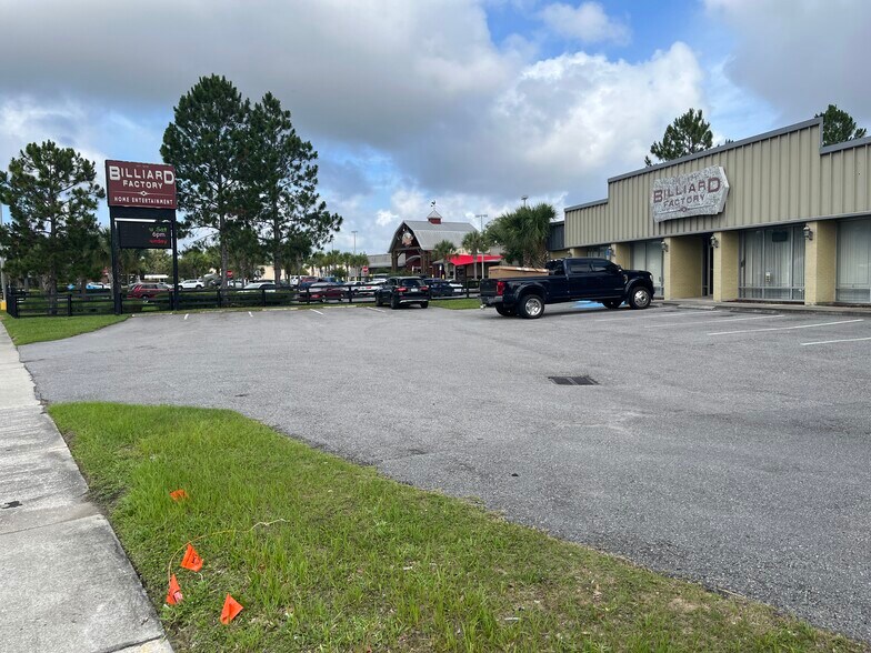 More Photos Of 5585 University Blvd W, Jacksonville Storefront Retail Office For Sale
