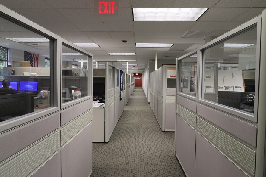 More Photos Of 10-40 Tower Ln, Avon Unknown For Lease