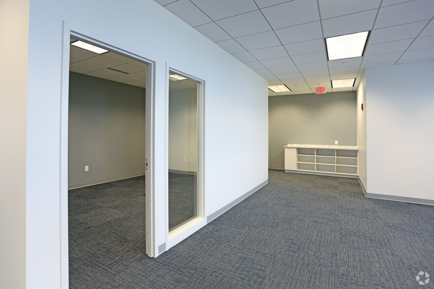 More Photos Of 1 W Fourth St, Winston-Salem Office For Lease