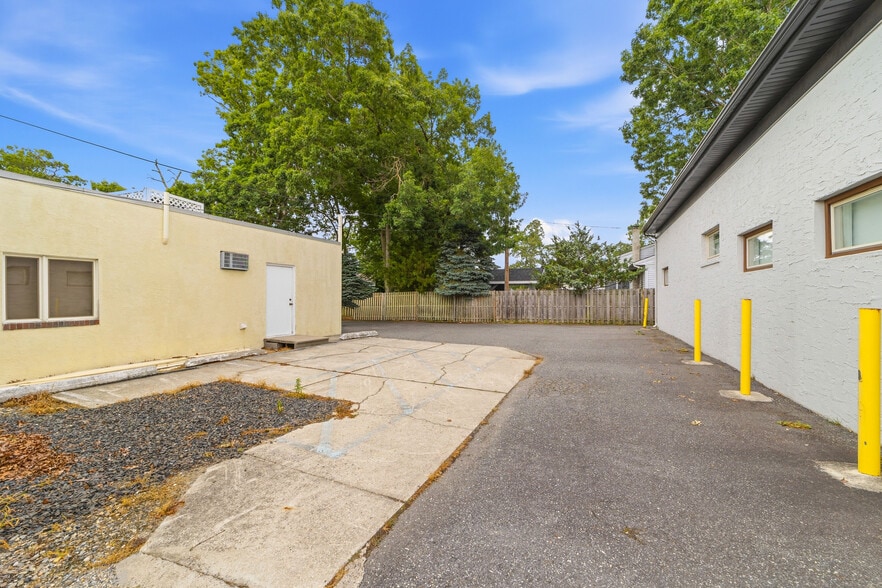 More Photos Of 2406 New Rd, Northfield Office For Sale