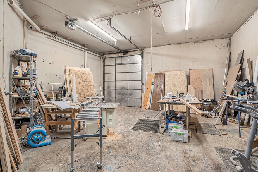 More Photos Of 16745 Dixie Hwy, Davisburg Warehouse For Sale