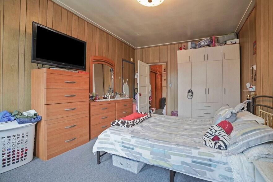 More Photos Of 6703 Myrtle Ave, Glendale Apartments For Sale