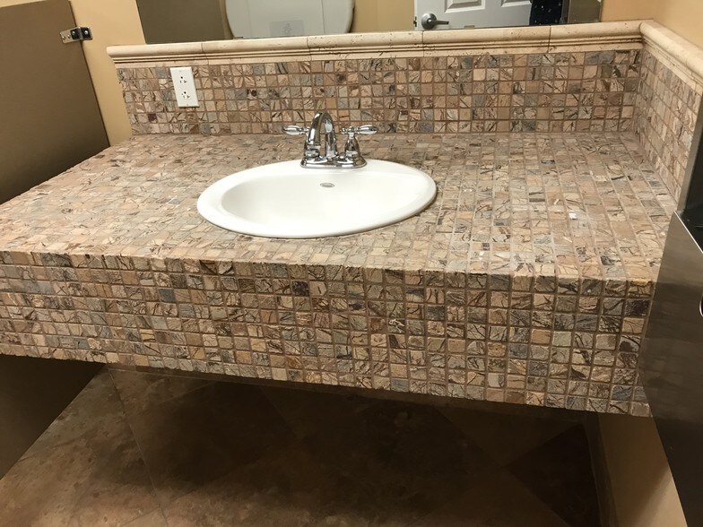 More Photos Of 2990 Gulf Breeze Pky, Gulf Breeze Medical For Lease