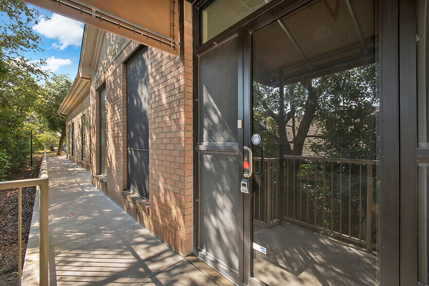 More Photos Of 1834-1836 Keller Pky, Keller Loft Creative Space For Lease