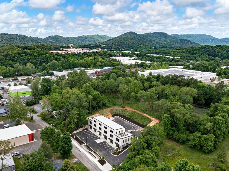 More Photos Of 76 Glendale Ave, Asheville Office Residential For Lease