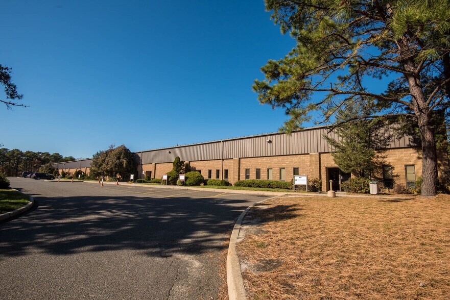 More Photos Of 725 Airport Rd, Lakewood Flex For Sale