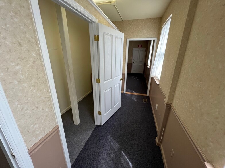 More Photos Of 199 Broad St, Bloomfield Medical For Lease