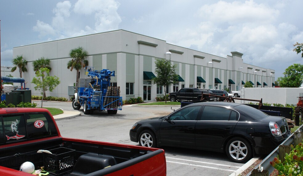 More Photos Of 2721-2737 NW 19th St, Pompano Beach Warehouse For Lease