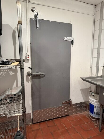 More Photos Of 3129 W Sunset Blvd, Los Angeles Apartments For Lease