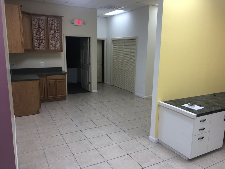 More Photos Of 37826-37828 Sky Ridge Cir, Dade City Flex For Lease