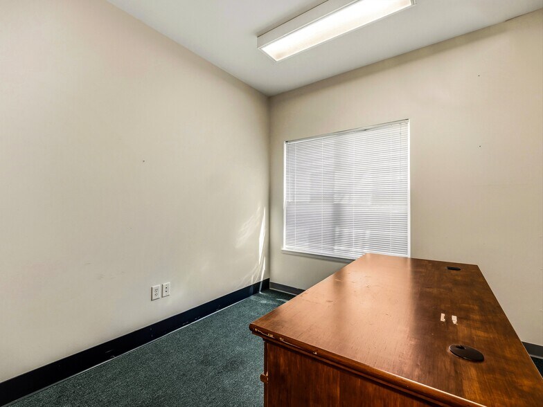 More Photos Of 64 Clingman Ave, Asheville Office For Sale