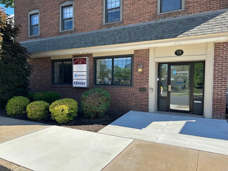 Primary Photo Of 19 Jenkins Ave, Lansdale Office For Lease