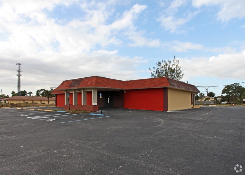 More Photos Of 3745 S Military Trl, Lake Worth Restaurant For Lease
