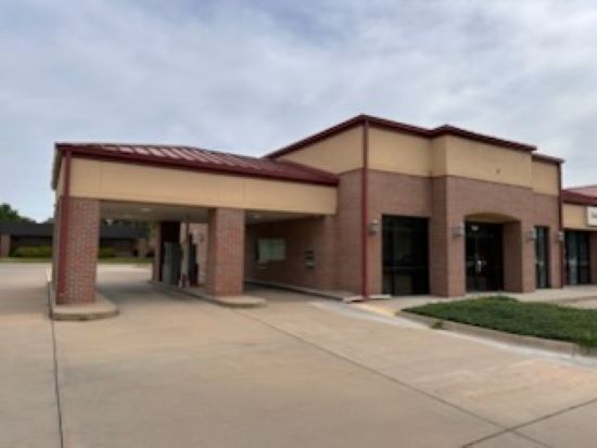More Photos Of 2101-2114 E Crawford St, Salina Freestanding For Lease