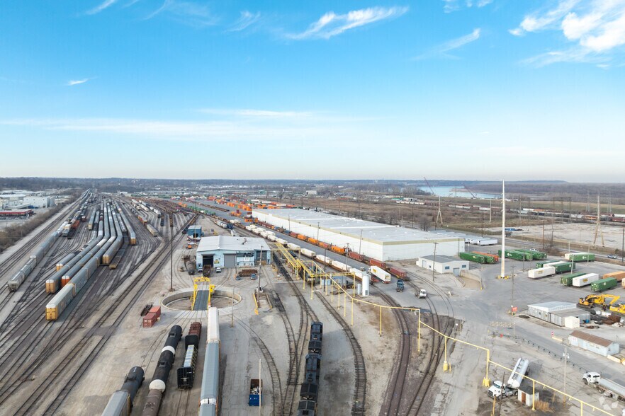 More Photos Of 6501 Hall St, Saint Louis Distribution For Lease