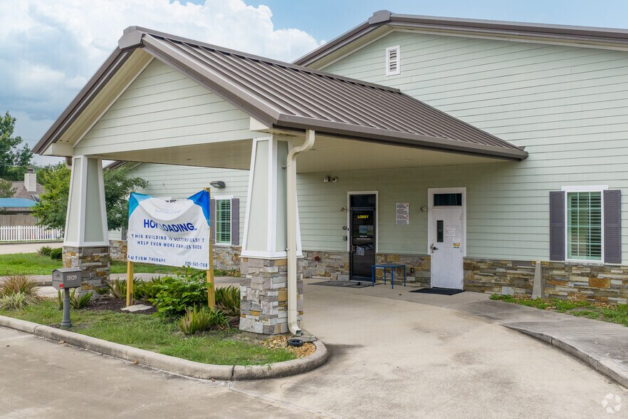 More Photos Of 11820 Huffmeister Rd, Houston Office For Sale