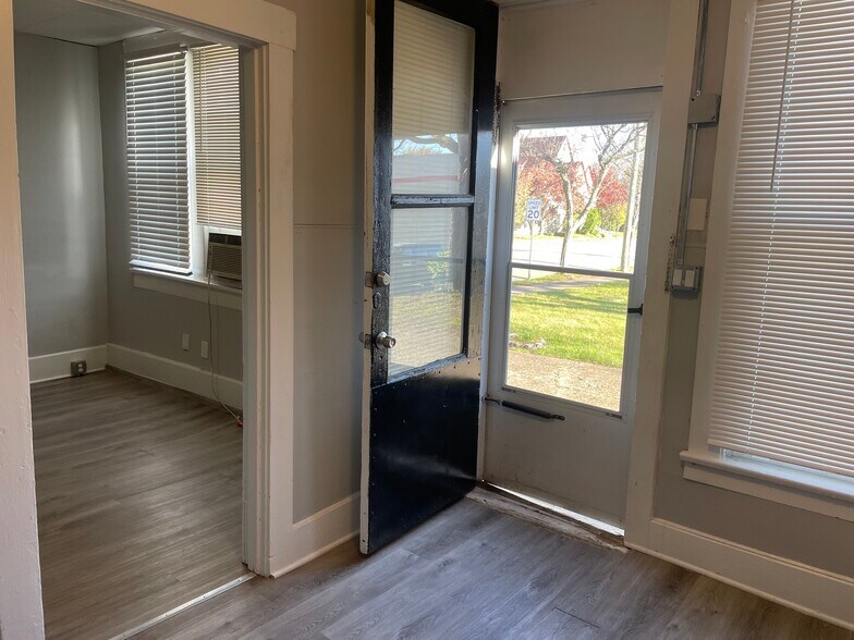 More Photos Of 1225 Vincennes St, New Albany Apartments For Sale
