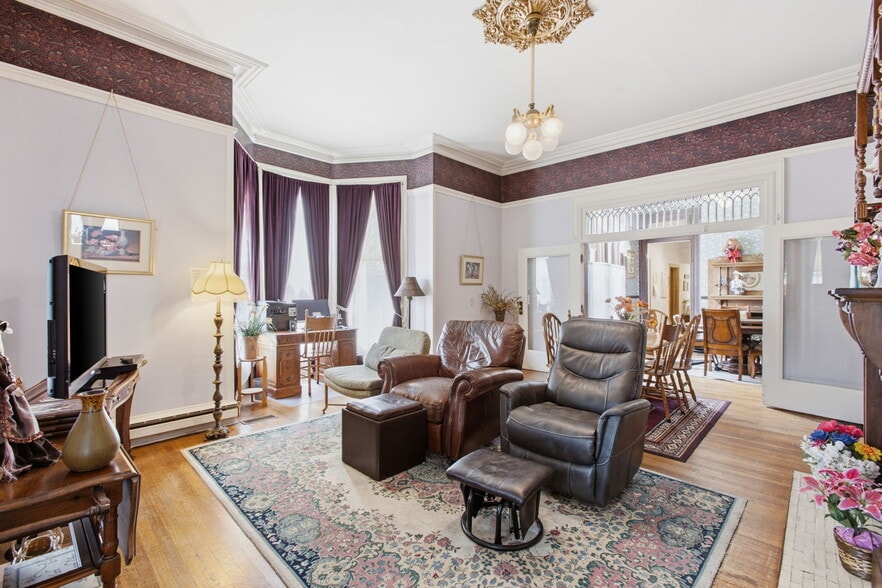 More Photos Of 915 N H St, Fremont Assisted Living For Sale