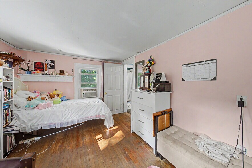 More Photos Of 23 Malcolm St, Morristown Industrial For Sale