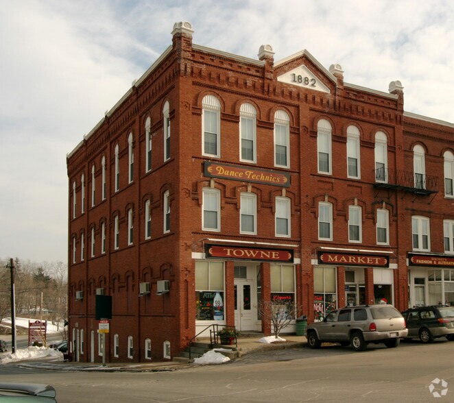 More Photos Of 14-20 Merrimac Sq, Merrimac Storefront For Lease