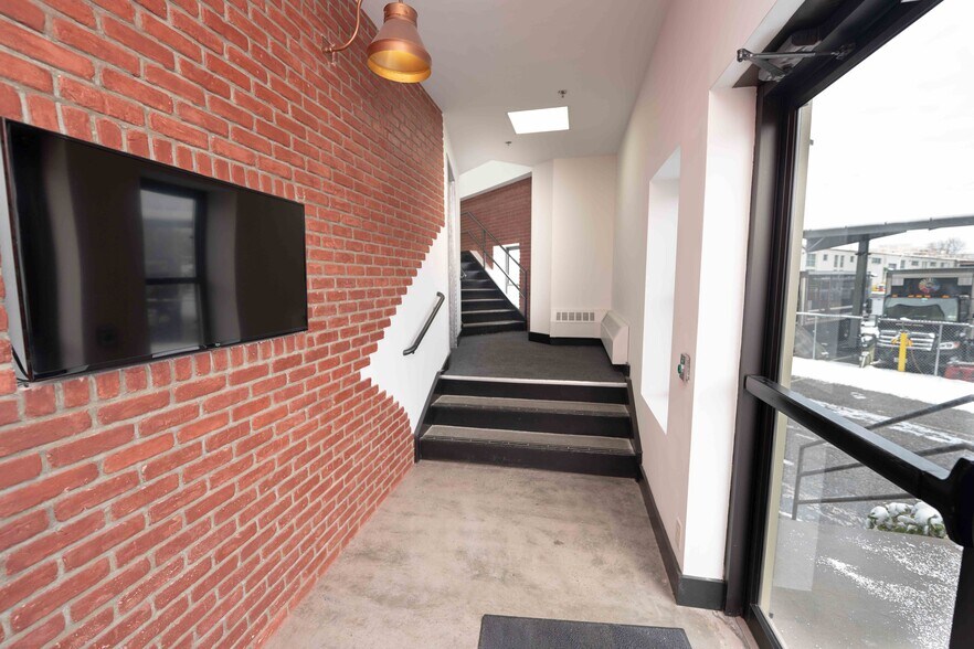 More Photos Of 8 John Walsh Blvd, Peekskill Office For Lease