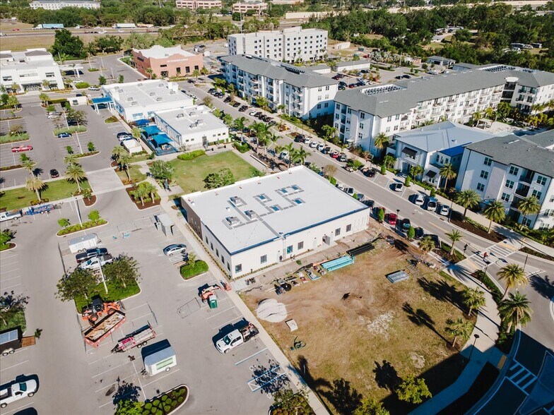 More Photos Of 6355 Initiative Blvd, Sarasota Storefront Retail Office For Lease