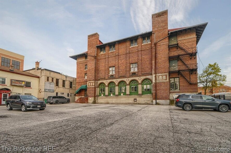 More Photos Of 142 W 2nd St, Flint Office For Sale