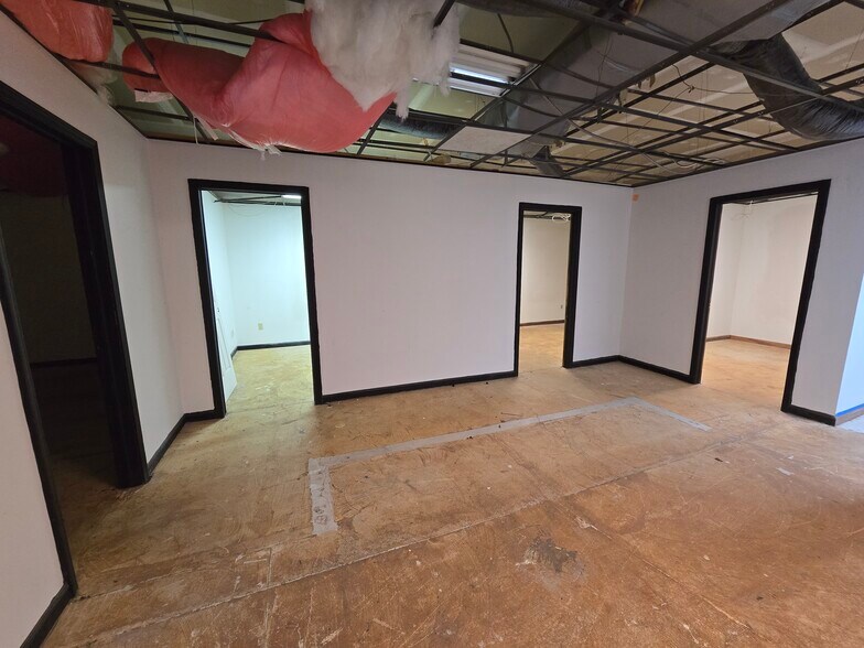 More Photos Of 3895 N Euclid Ave, Bay City Office For Sale
