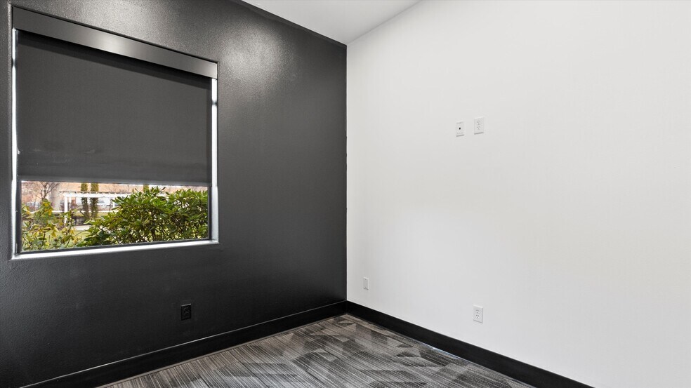 More Photos Of 5728 Bedford St, Pasco Office For Lease