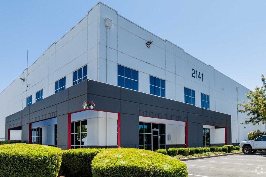 More Photos Of 2141 Icon Way, Vacaville Warehouse For Lease