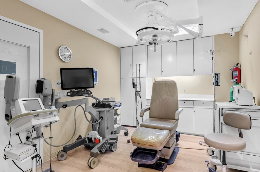 More Photos Of 885 Park Ave, New York Apartments For Lease