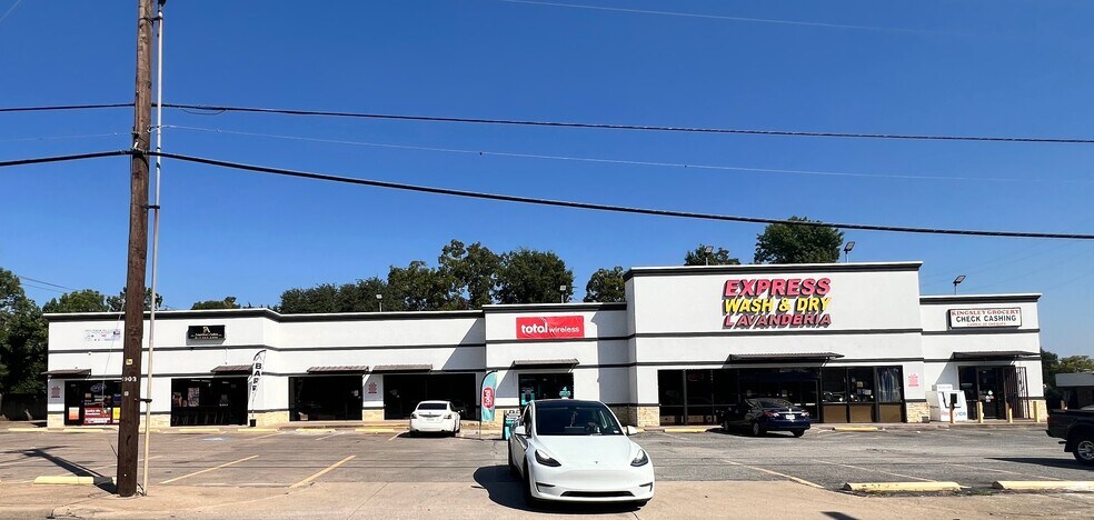 More Photos Of 1435-1445 W Kingsley Rd, Garland General Retail For Lease