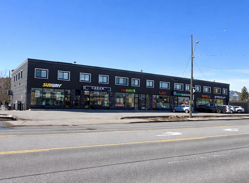 Primary Photo Of 14810 Yonge St, Aurora Storefront Retail Residential For Sale