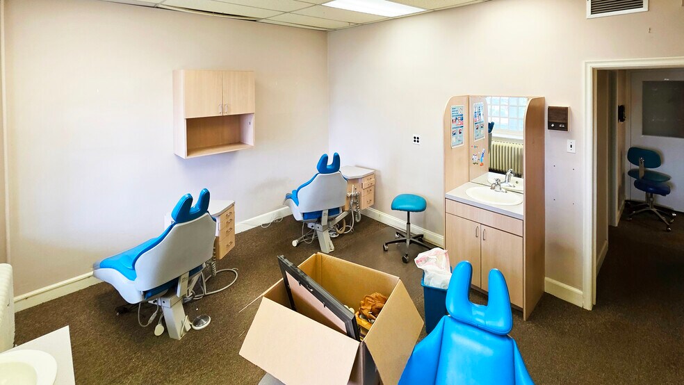 More Photos Of 5912 Ridge Ave, Philadelphia Medical For Lease