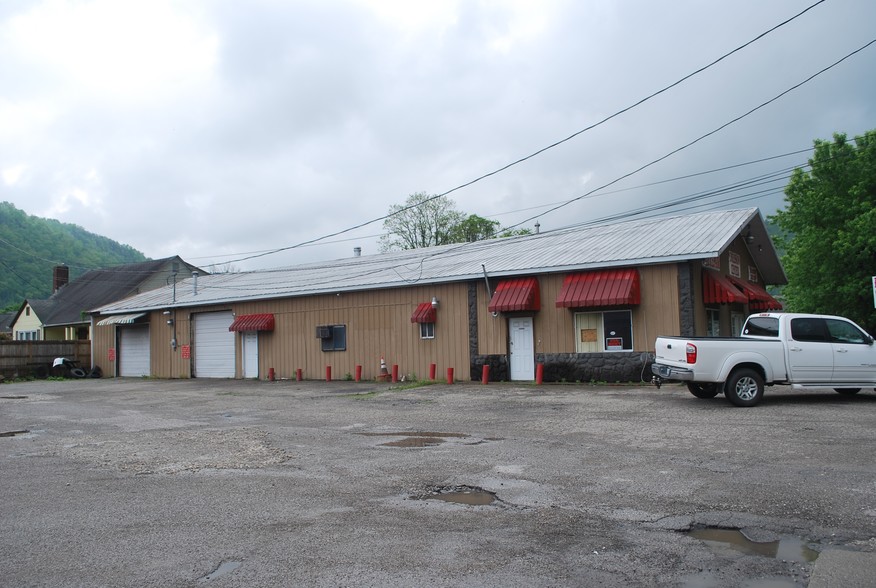 Primary Photo Of 15045 Maccorkle Ave, Cabin Creek Auto Repair For Sale