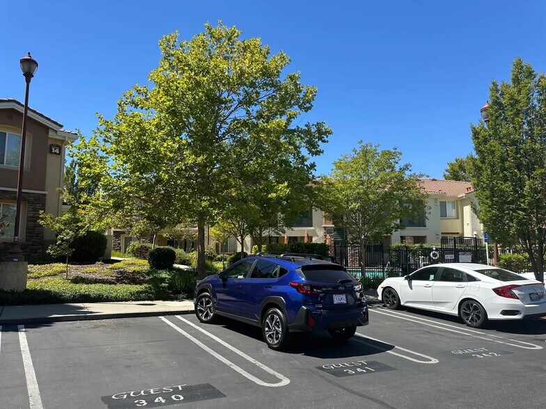 More Photos Of 1501 Secret Ravine Pkwy, Roseville Apartments For Sale