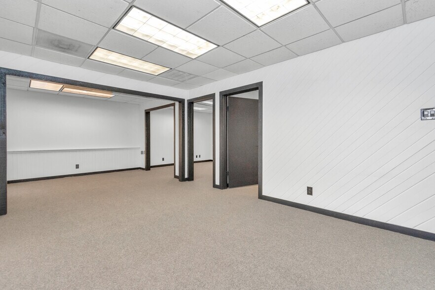 More Photos Of 8703 Meadowcroft Dr, Houston Medical For Lease