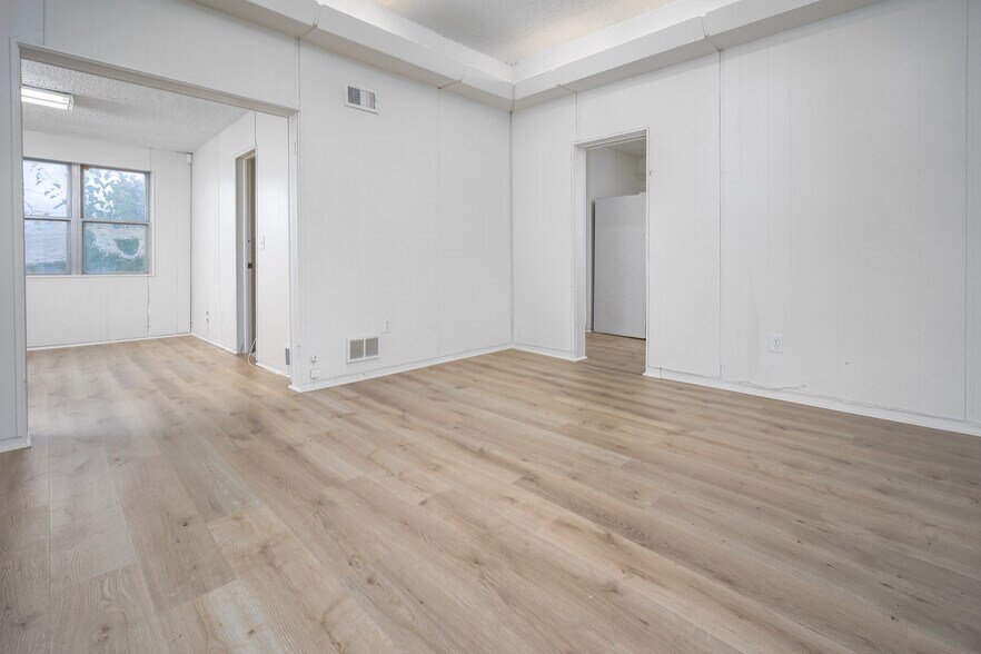 More Photos Of 230 SW 27th St, Oklahoma City Office Residential For Sale