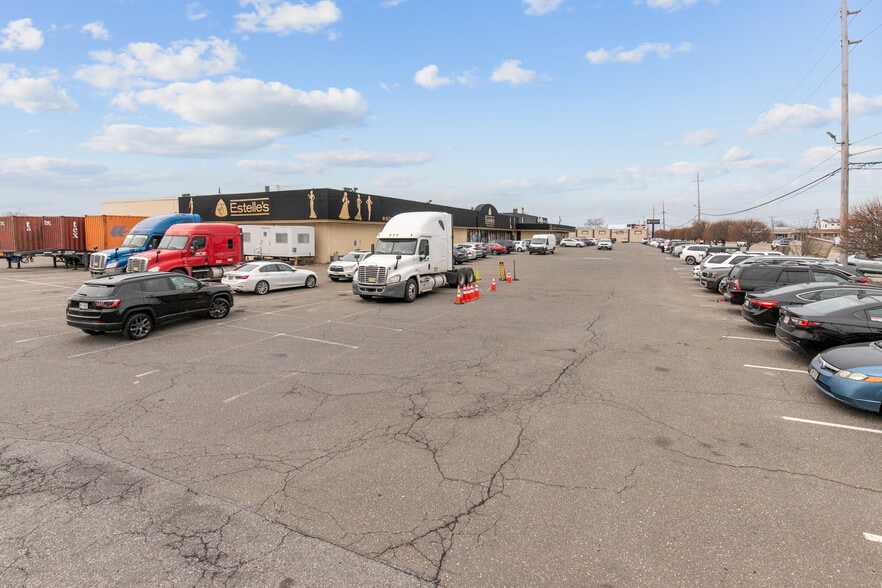 More Photos Of 1600 Broadhollow Rd, Farmingdale Warehouse For Sale