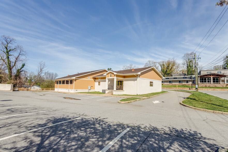 More Photos Of 138 N Main St, Canton Healthcare For Sale