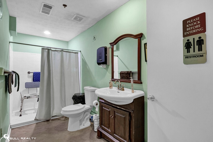 More Photos Of 1141 Corinth Rd, Newnan Congregate Senior Housing For Sale