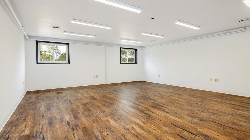 More Photos Of 1025 Pyle Dr, Kingsford Industrial For Sale