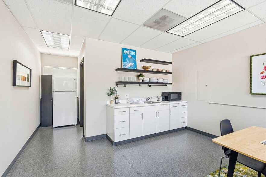 More Photos Of 1220 Liberty St NE, Salem Medical For Lease