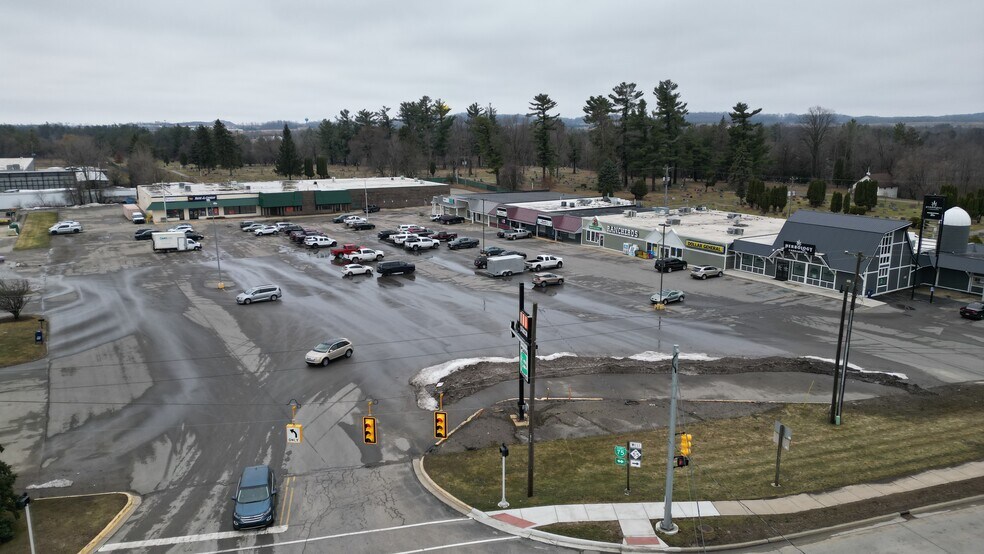 More Photos Of 520-522 E Houghton Ave, West Branch General Retail For Lease