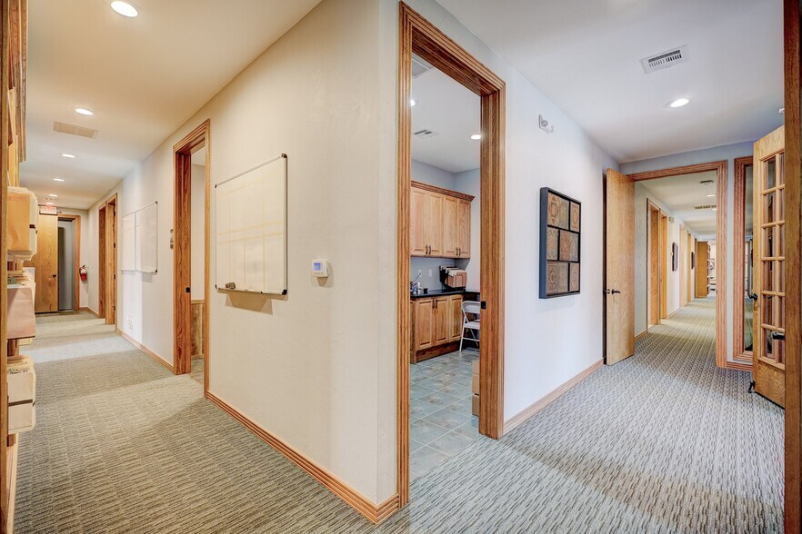 More Photos Of 4832 Richmond Square Dr, Oklahoma City Office For Sale