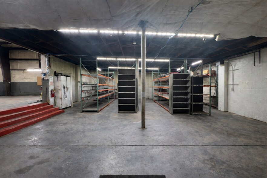 More Photos Of 432 N Royal St, Jackson Warehouse For Lease