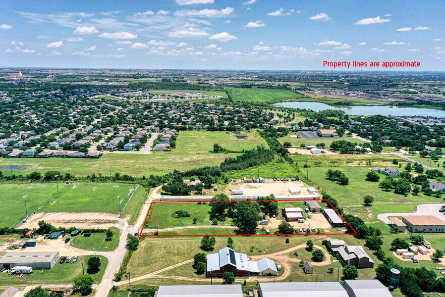 More Photos Of 11 Applegate Cir, Round Rock Distribution For Lease